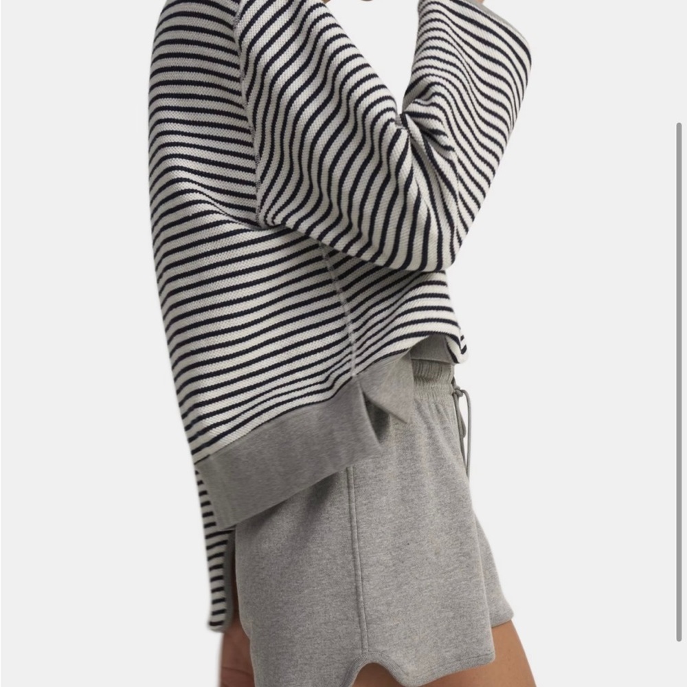 Reversible Crewneck Sweatshirt & Shorts SET